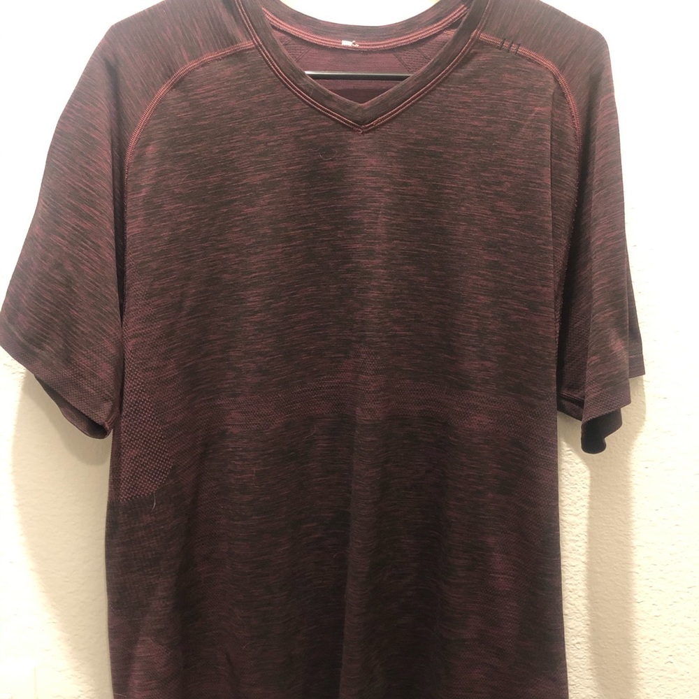 Men’s Lululemon shirt